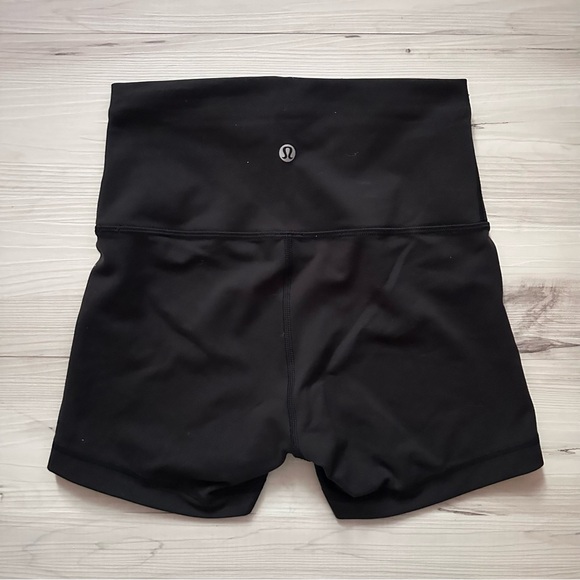 Lululemon Align Black Women's High-Waisted Shorts - 4” inseam - Picture 2 of 3